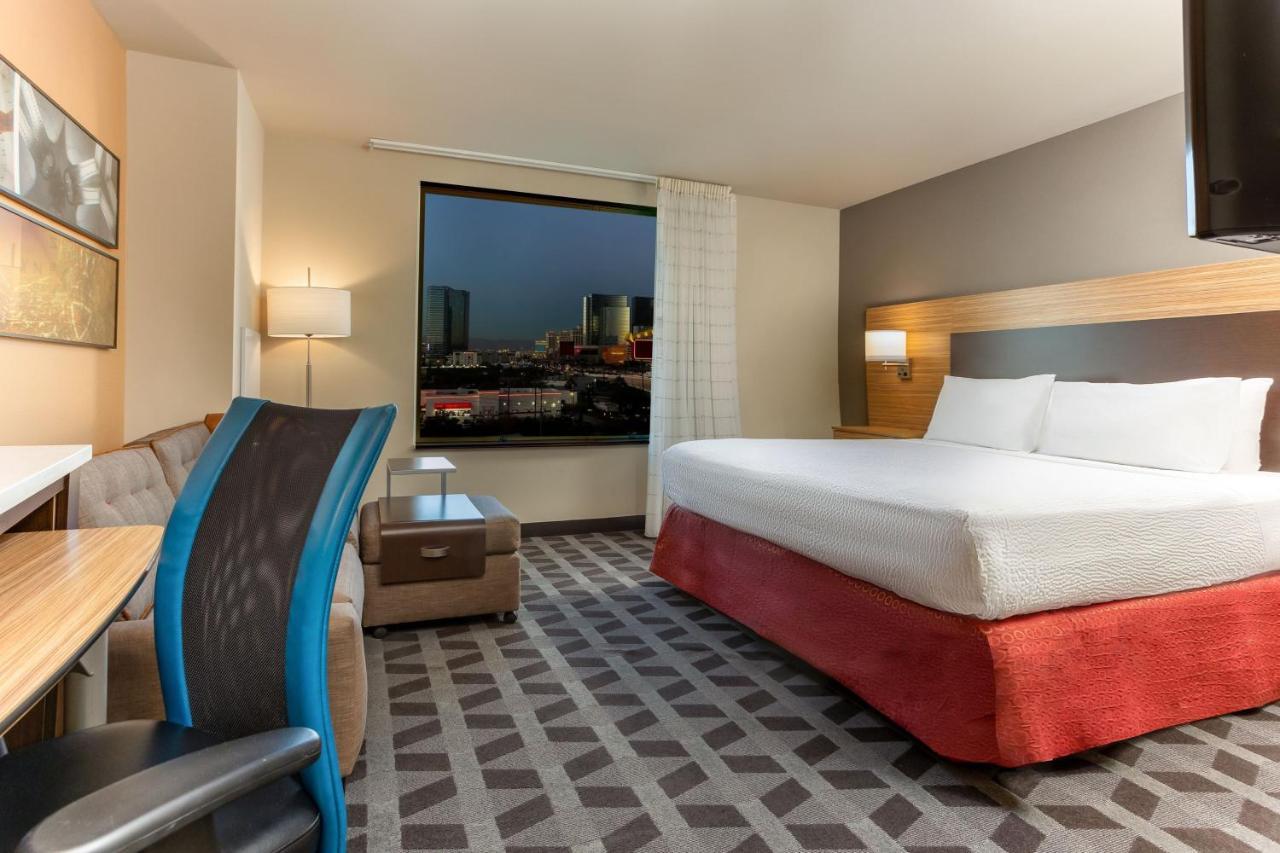 Towneplace Suites By Marriott Las Vegas Stadium District Exterior photo